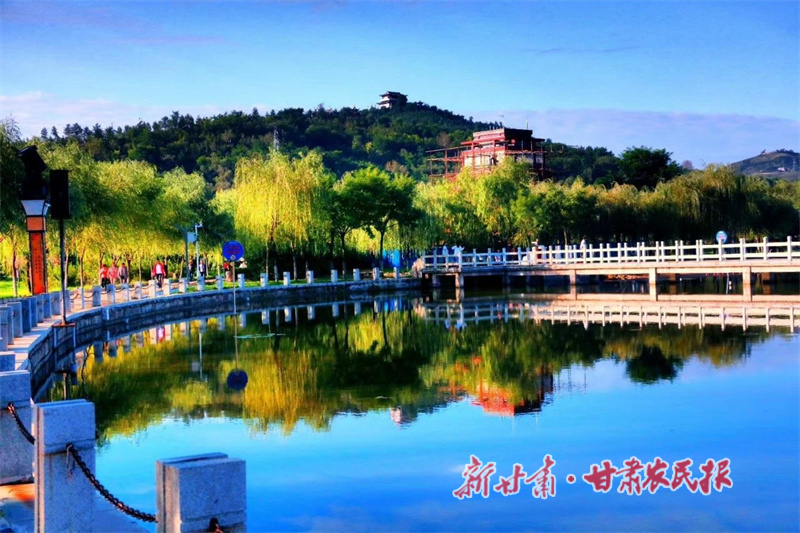 华亭市莲花湖美景7.jpg