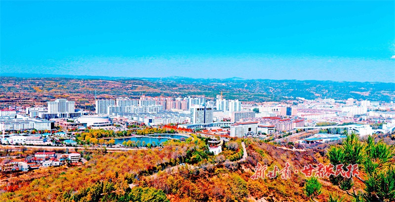 华亭城区全景.jpg