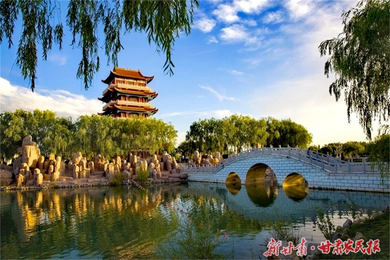 玉门市玉泽湖公园一角（玉门市委宣传部供图）.jpg