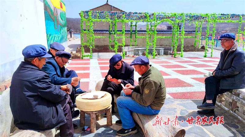 老汉打牌.jpg