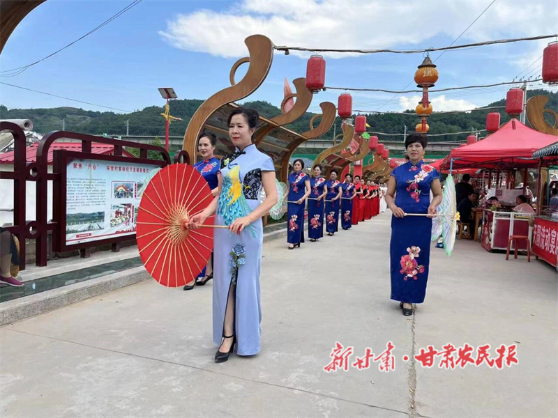 朱家坡村“旗袍秀” 2023年7月 王欢拍摄.jpg