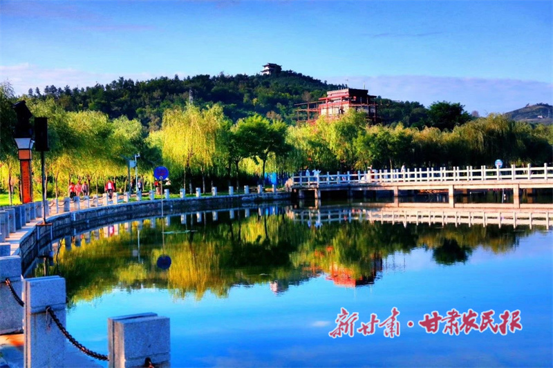 华亭市莲花湖美景7.jpg