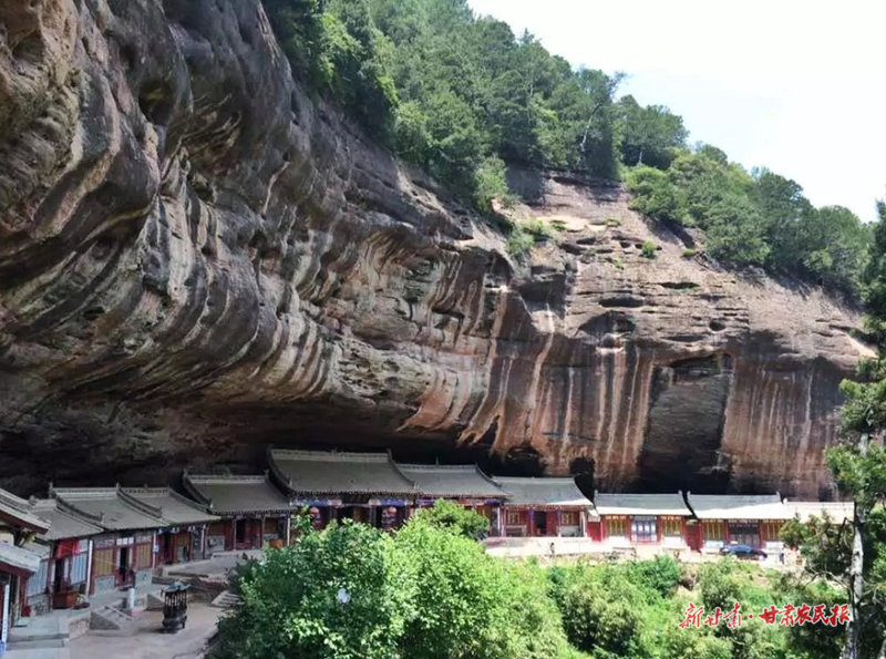 山清水秀仙人崖 夏日避暑好去处