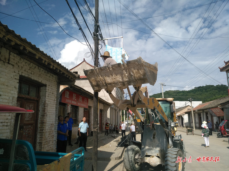 秦州区杨家寺镇：推行每周&ldquo;村庄清洁日&rdquo;制度