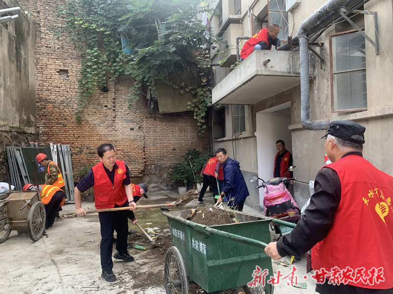 秦州区： &ldquo;楼道革命&rdquo;点亮居民回家路