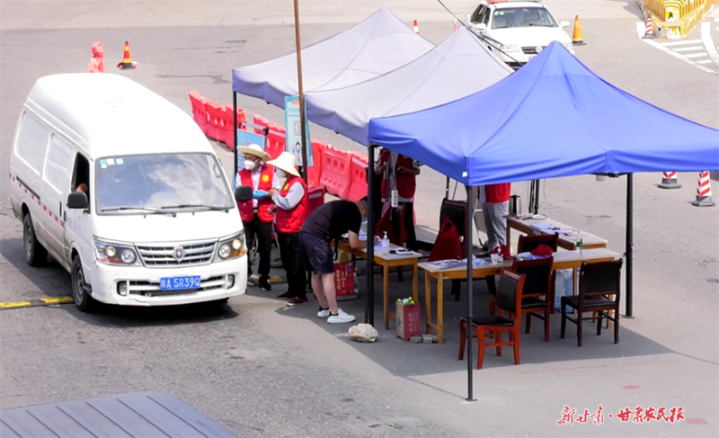 麦积区：坚决守好高速出入口 把好疫情防控“输入关”