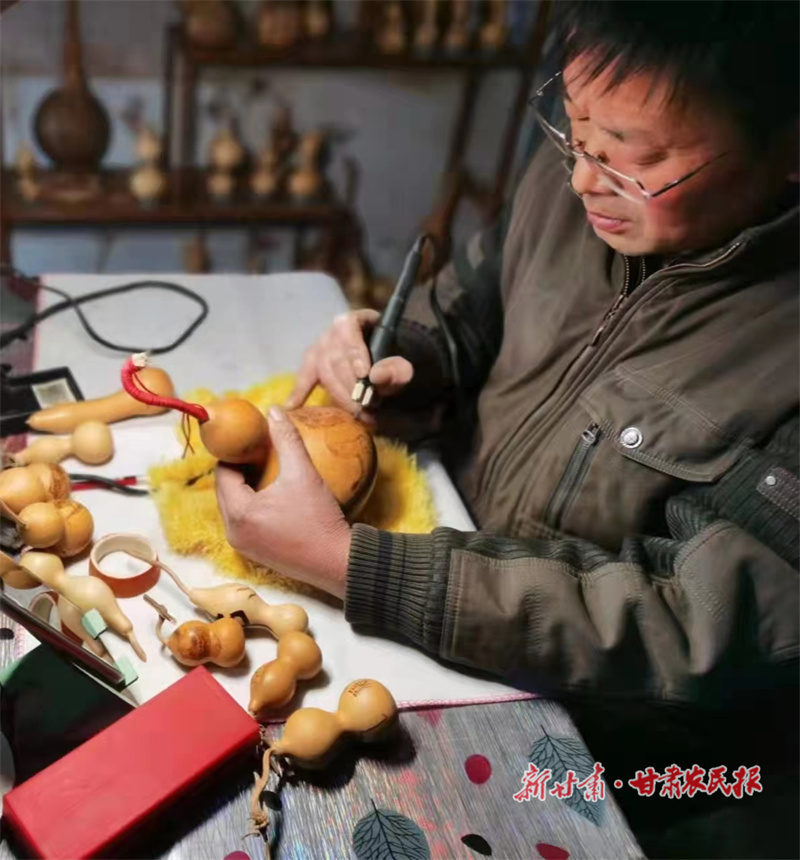 王子龙 葫芦上的艺术人生