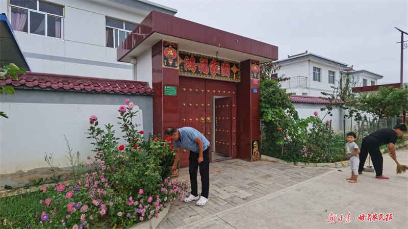 崇信：宅周“三包”“包”出新画卷