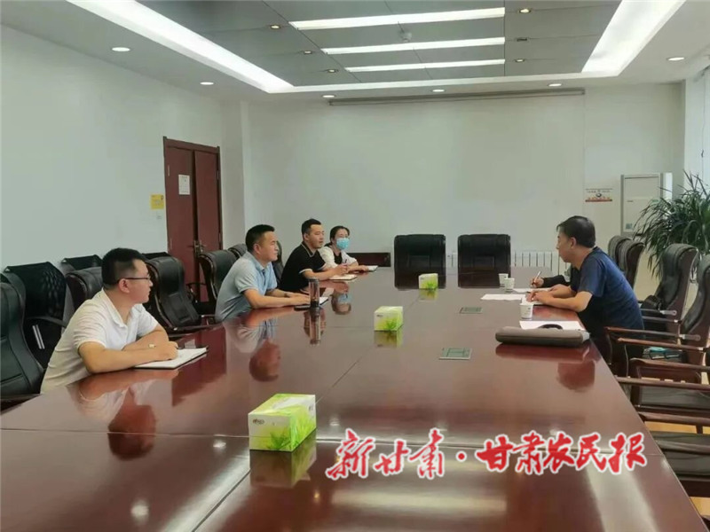 崇信县：走访重点“产业链”，当好企业“老娘舅”