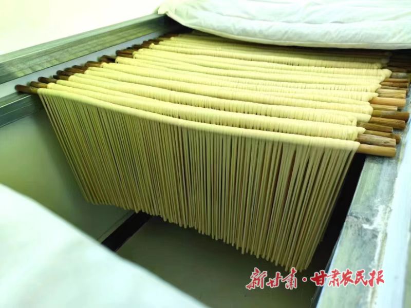 崇信：手工小挂面“晒”出幸福味