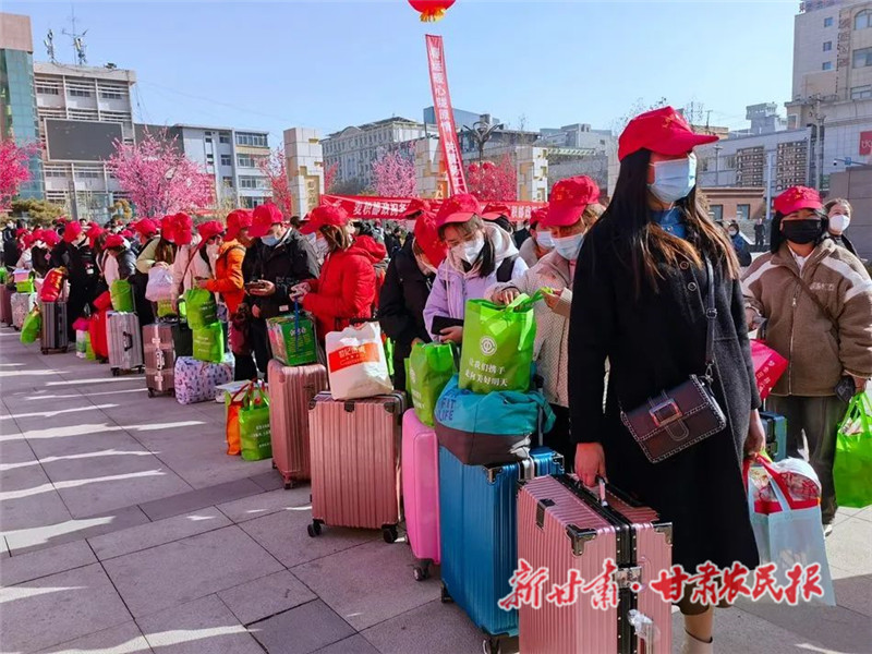 “点对点”劳务输送 温暖返岗就业路