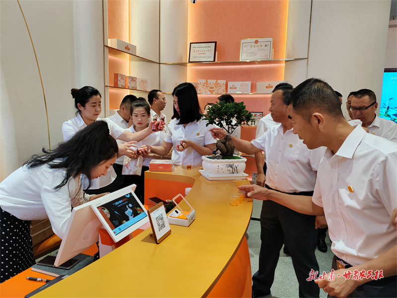 探索全域营销   “高原宏”靖远地标产品体验馆进驻兰州