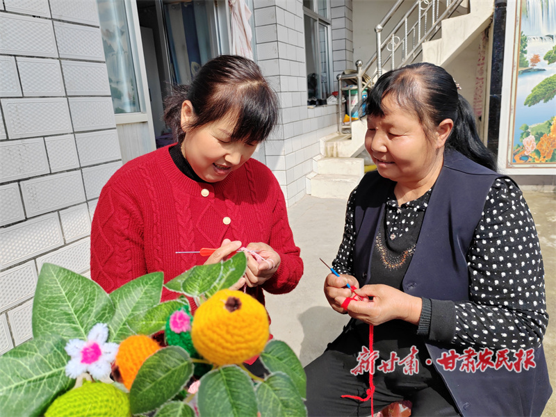 张玉霞：巧手织出幸福花