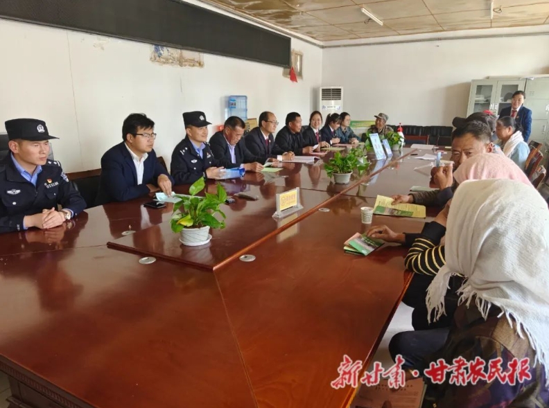 民乐县公安局积极开展“三官一师”进网格活动