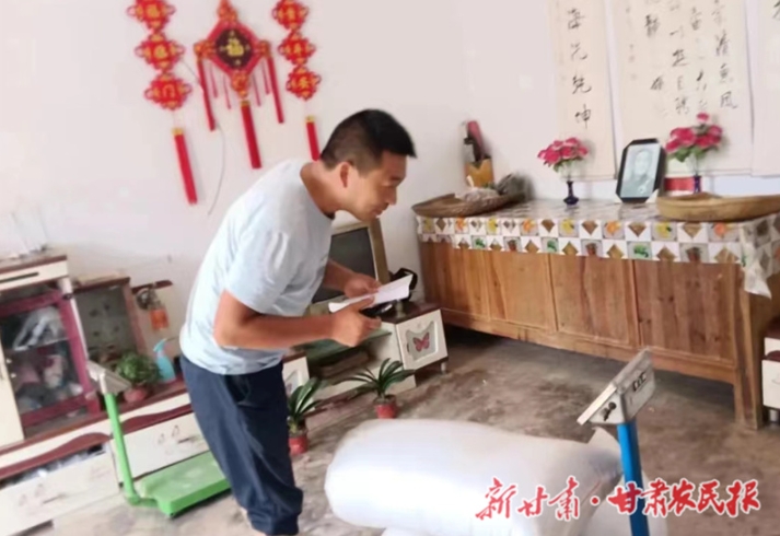 王喜宏：退役不褪色的“兵支书”