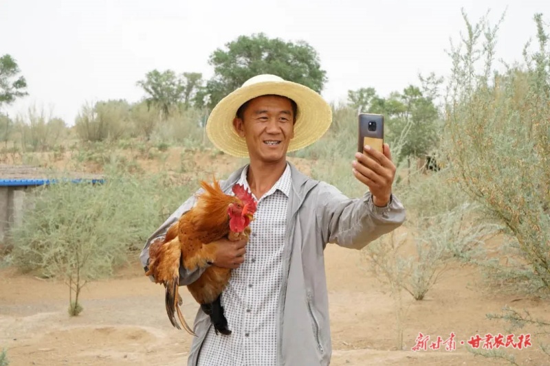 让沙漠绽放希望之花——记古浪县八步沙林场第三代治沙人郭玺