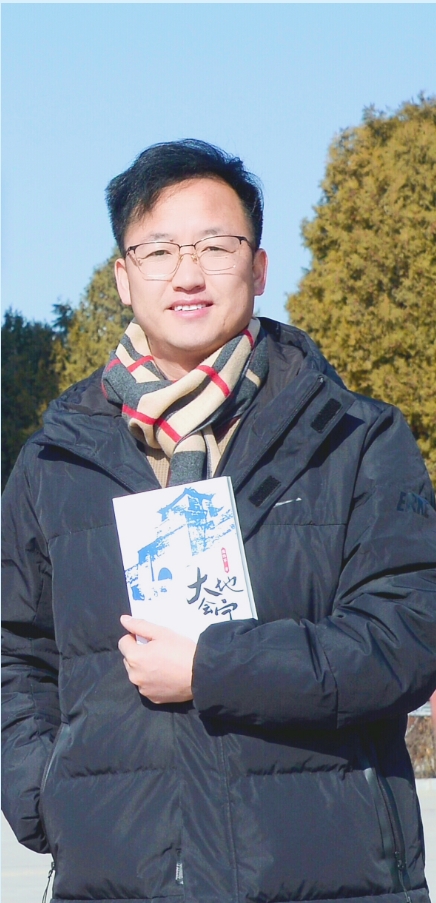 会宁本土作家张伟军“还愿之书”《大地会宁》出版发行