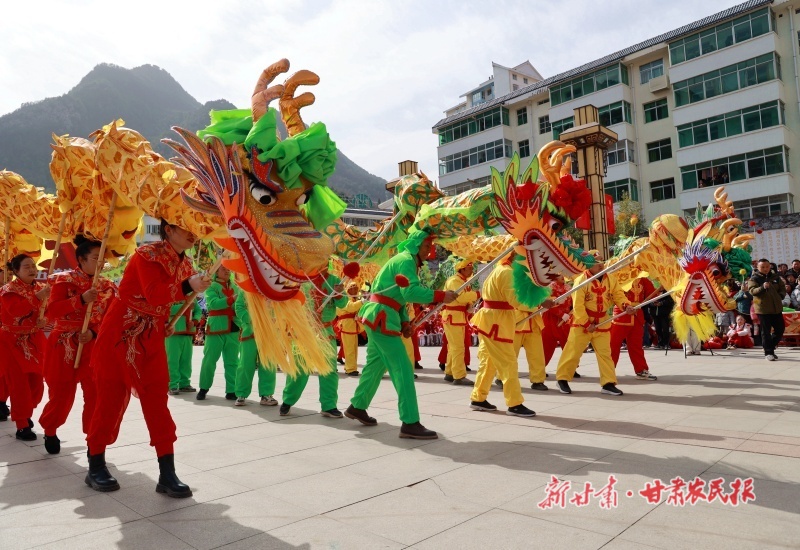 康县：传统社火闹元宵