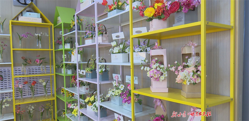 仿真花开幸福来 ——华亭市河西镇仿真花就业工厂见闻