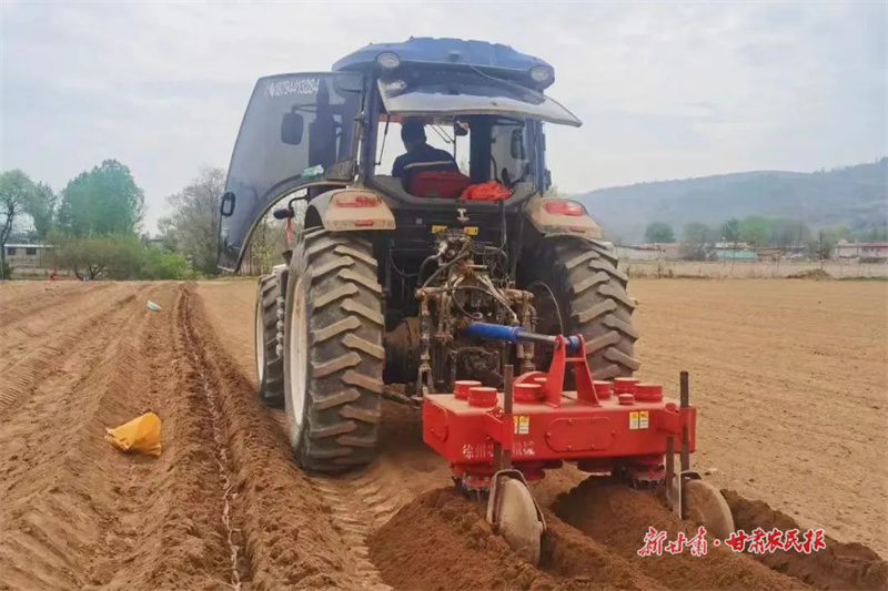 华亭：农机培训助力春耕 科技赋能绿色发展

