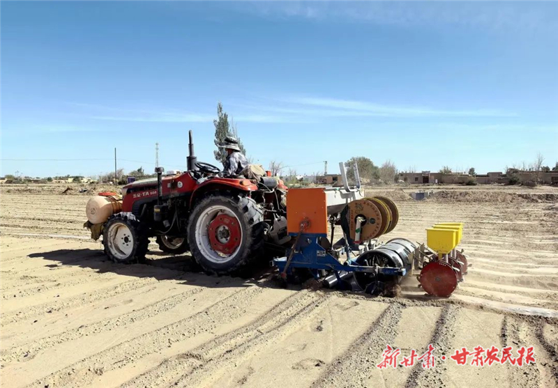 民勤：“土地托管”遇见“智能农机” 解锁“慧种地”密码