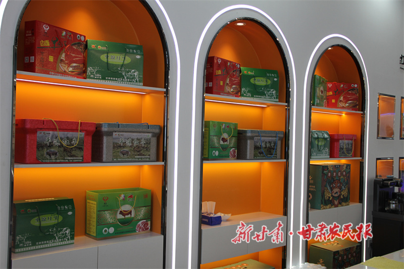 华亭:养殖“犇”富路 “畜”势腾飞时——华亭市打造平凉红牛产业发展新路径纪实