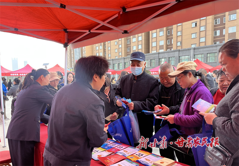 秦州区:巧搭劳务输转桥梁 助力稳就业促增收