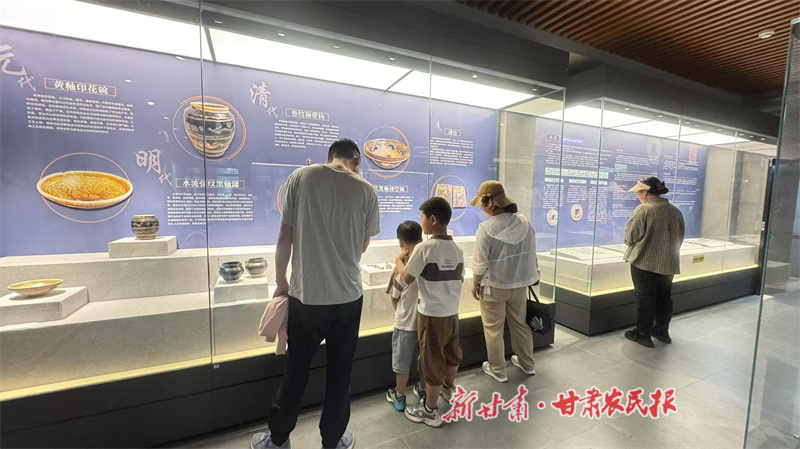 秦州区:打击文物犯罪专项行动成果展在秦州区博物馆开展