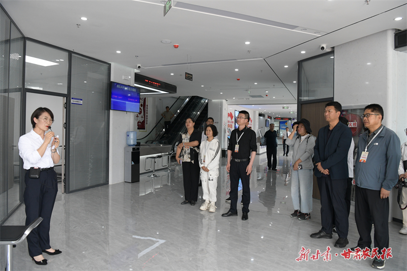 临夏县：“双中心”解民忧暖民心