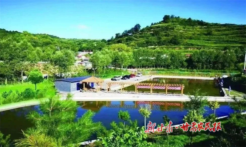 华亭:大棚播新绿 农旅绘新景