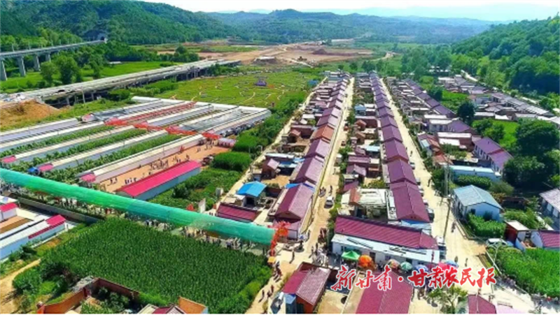 华亭：庭院经济美家园 文明乡风润心田