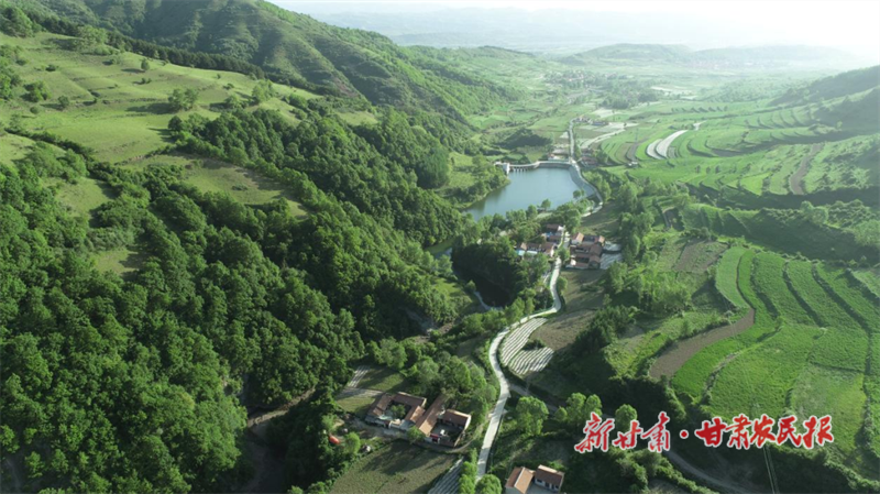 华亭：乡村环境美如画 幸福生活节节高