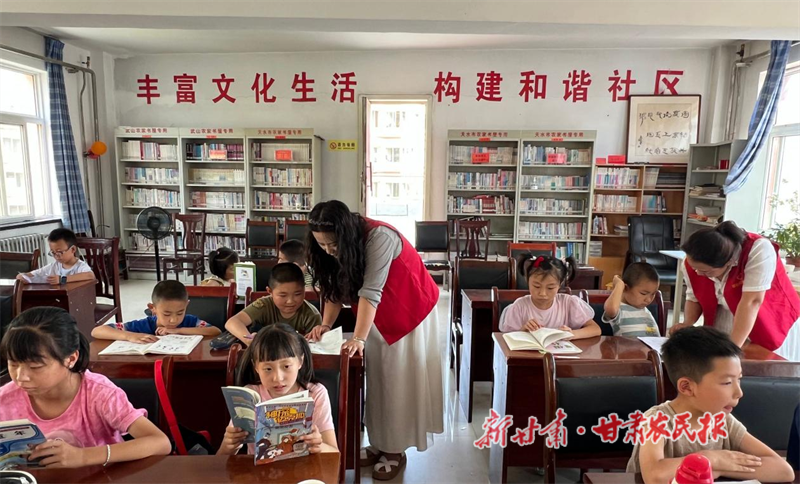 “官方带娃”热力回归——武山县城关镇社区公益课堂护航多彩暑假