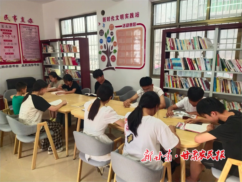 武都区：“我的书屋·我的梦”为青少年铺就书香成长路
