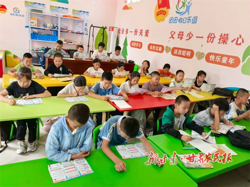 宁县：农家书屋巧融合，破解暑期看护难