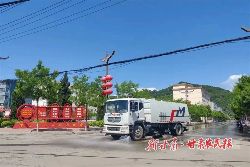 华亭：“连环招”解决小镇“烟火事”