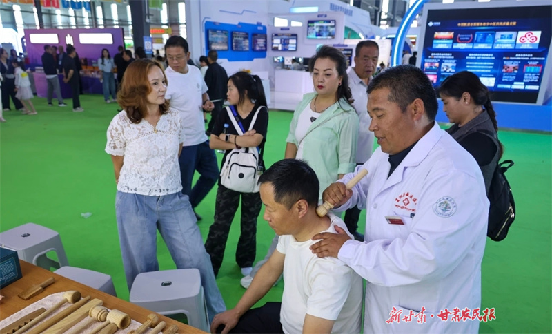 “千年古方”遇上“智能算法”——第六届药博会展馆特色见闻