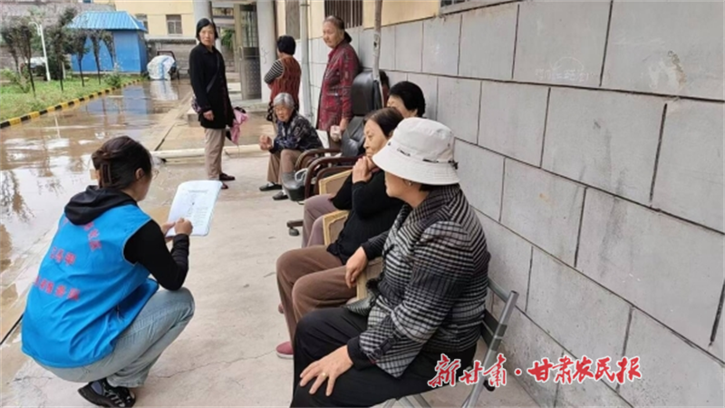 华亭：党建引领聚民心 小板凳上话治理