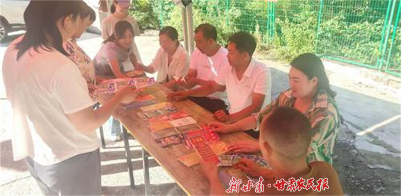 甘南州舟曲县福彩站点积极开展户外销售活动