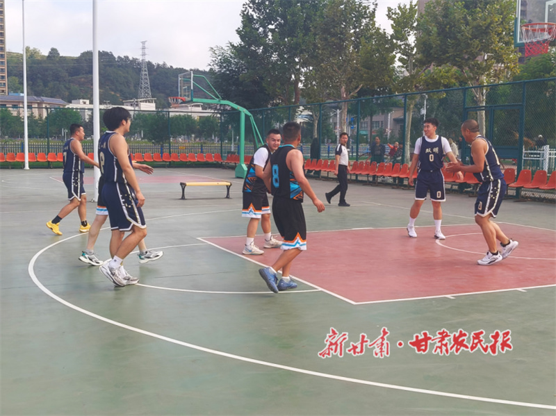 华亭：“村BA”燃情开赛 体育活力点亮乡村振兴路