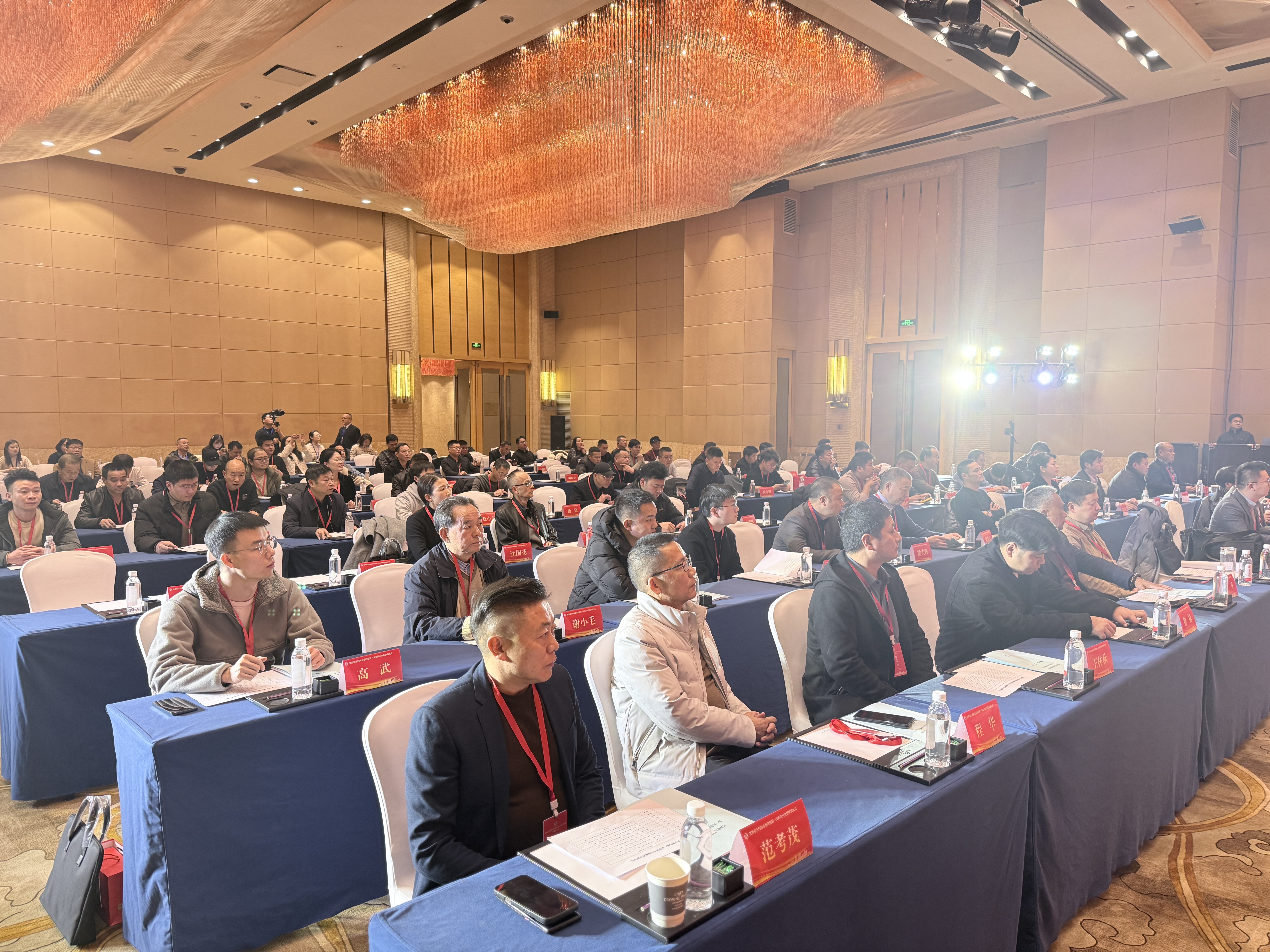 架设三座桥梁 当好企业“娘家”——甘肃省江西商会第四届一次会员大会侧记