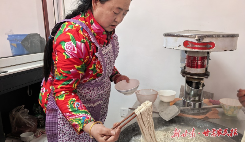 李红霞：“小厨作坊”解锁乡村振兴“舌尖密码” 