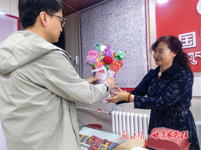 以花为媒，传递福彩公益理念