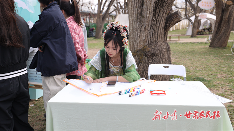 &ldquo;梨&rdquo;遇春来 福伴同行&mdash;&mdash;省福彩中心开展醒春花朝节公益宣传活动
