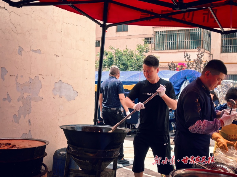 &ldquo;一碗烩菜&rdquo;寄哀思